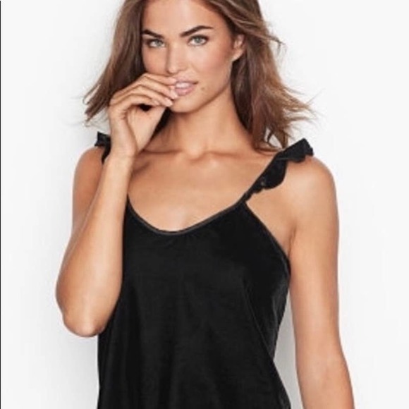 Victoria’s Secret Velvet Ruffle Cami Black NWT Medium - Picture 1 of 4
